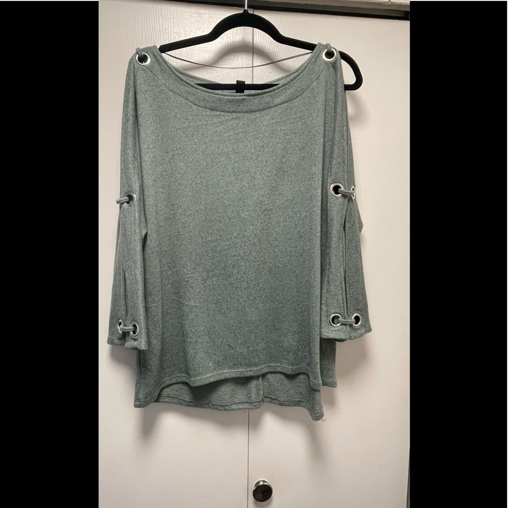 Cold Shoulder Long Sleeve Pullover Top Size XL